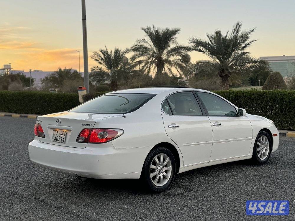 لكزس ES300 موديل 2004 صبغ الوكاله عداد 1003