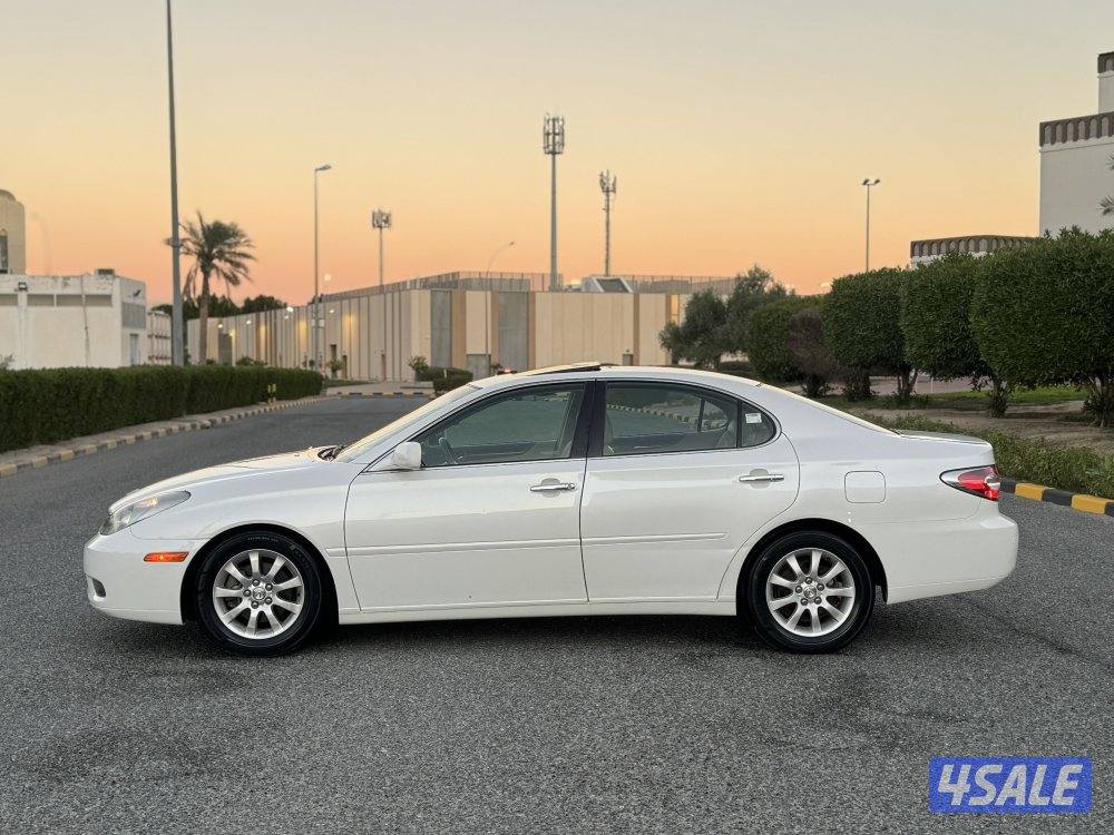 لكزس ES300 موديل 2004 صبغ الوكاله عداد 10010