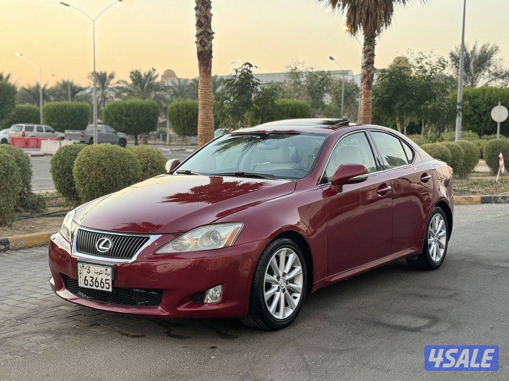 لكزس IS 300 موديل 2009 بحاله ممتازه جدا0