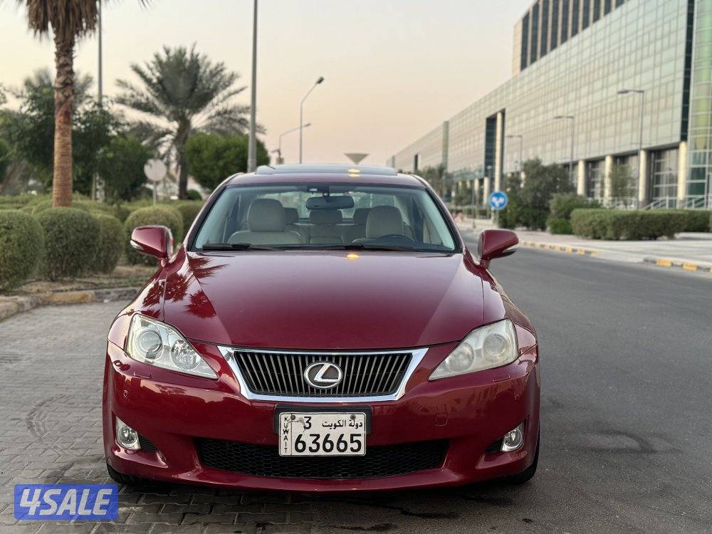 لكزس IS 300 موديل 2009 بحاله ممتازه جدا2