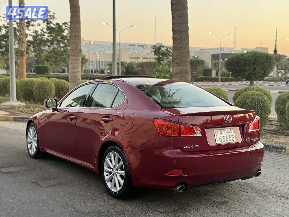 لكزس IS 300 موديل 2009 بحاله ممتازه جدا4