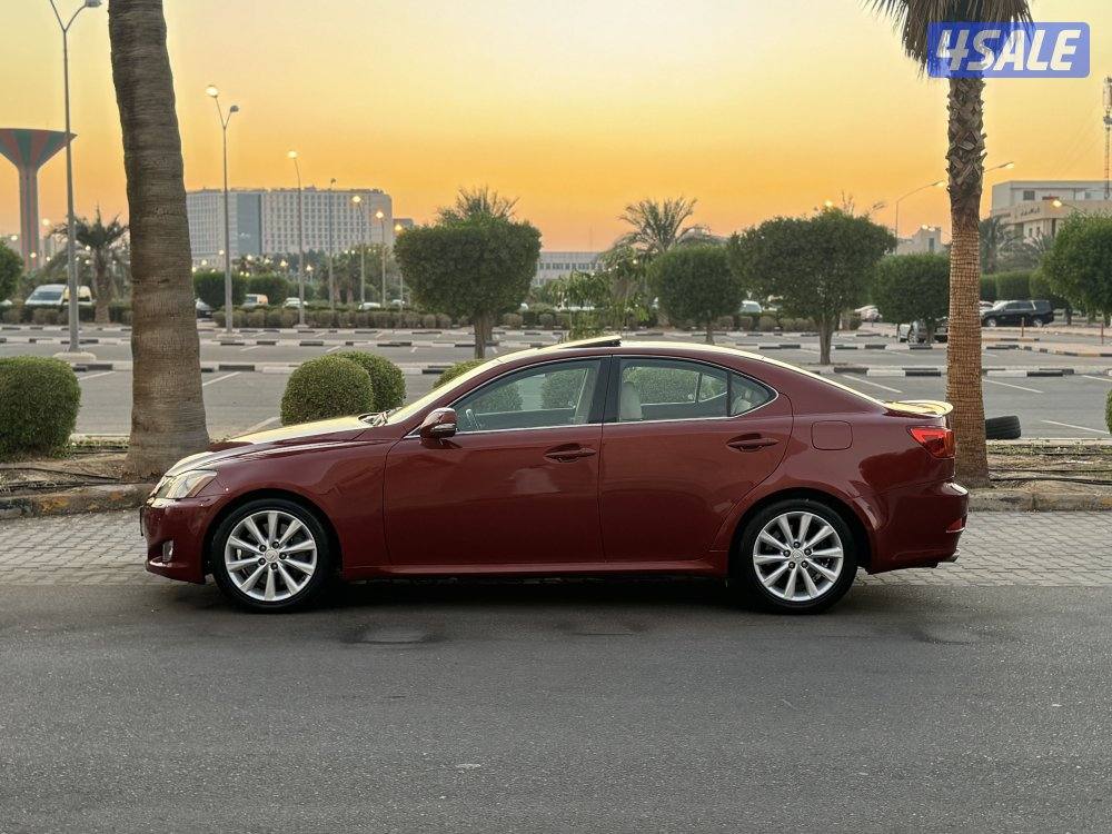 لكزس IS 300 موديل 2009 بحاله ممتازه جدا9