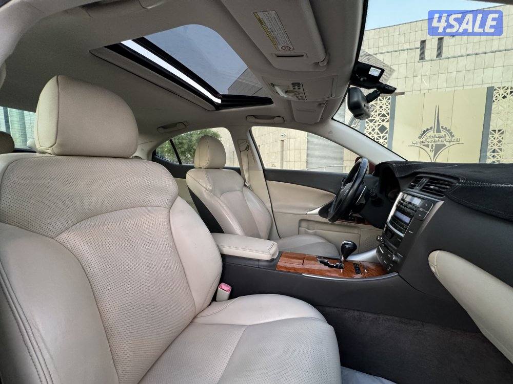 لكزس IS 300 موديل 2009 بحاله ممتازه جدا10