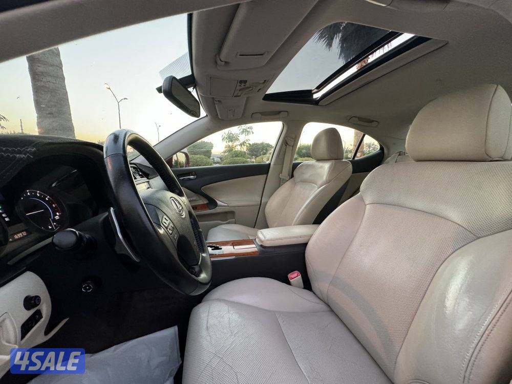 لكزس IS 300 موديل 2009 بحاله ممتازه جدا11