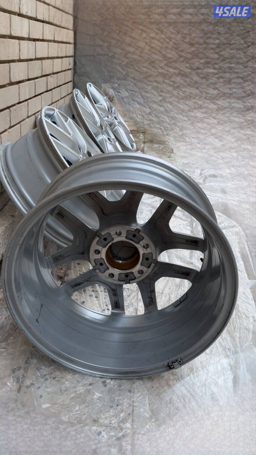 للبيع اربع رنقات جي كلاس 2019 (w463) حجم 183