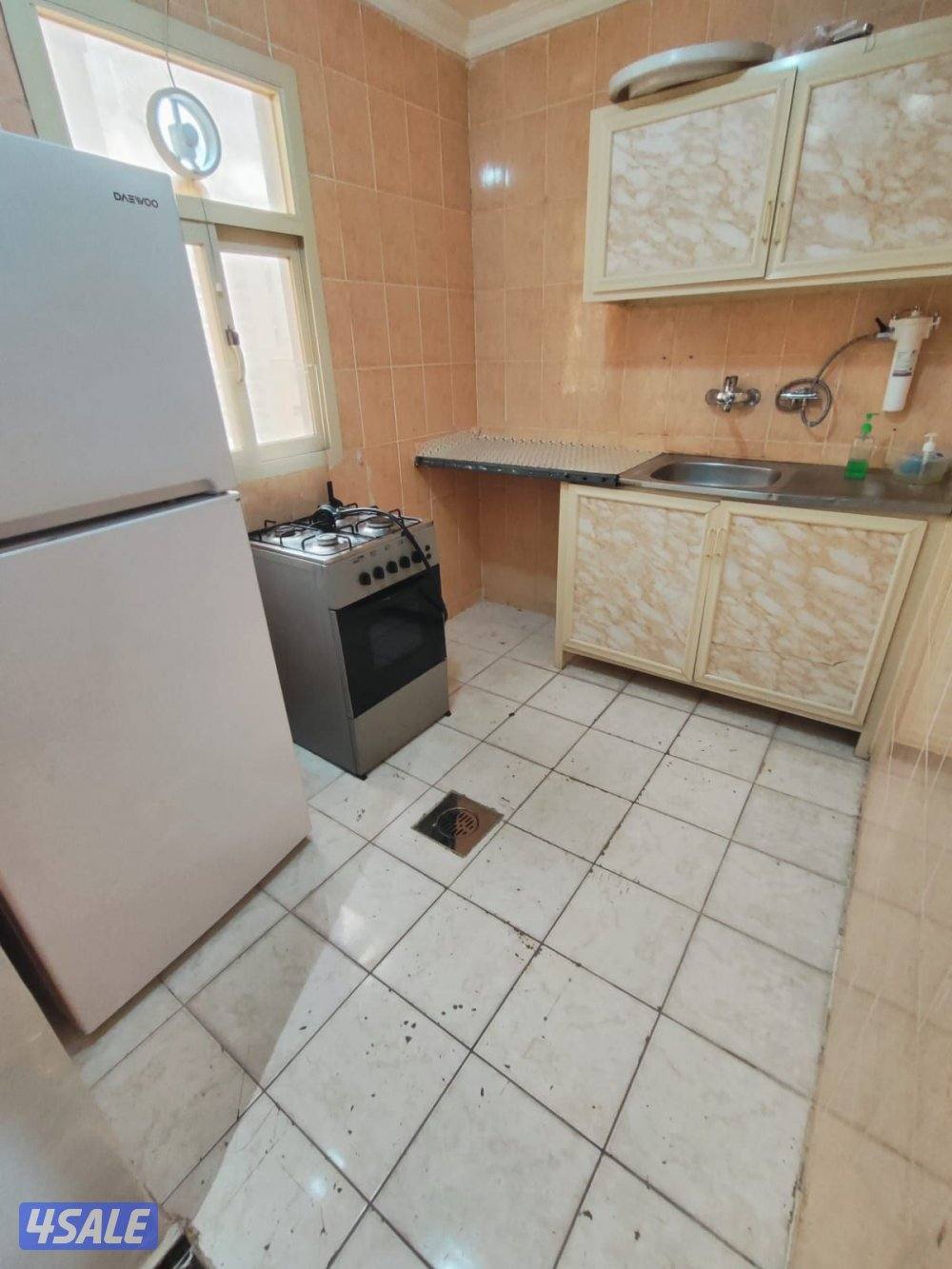 شقق خلو بسيط نفس الصور الكويتين غرفه صاله حمام مطبخ ويوجد فاضي نفس الص7