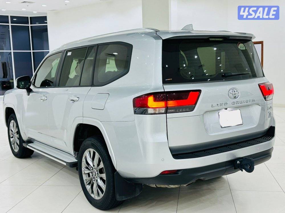 للبيع تويوتا لاندكروس K 4 GXR بدون تيربو موديل 20252