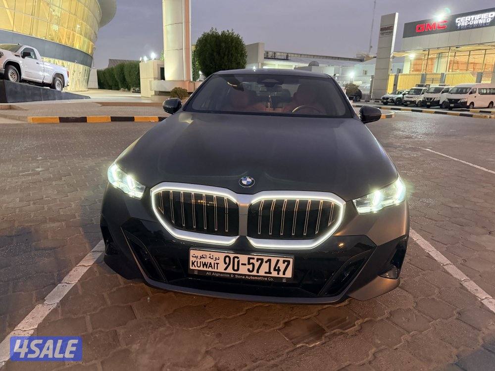BMW 520i M Kit 2026 شبه اصفار بحالة الوكالة1