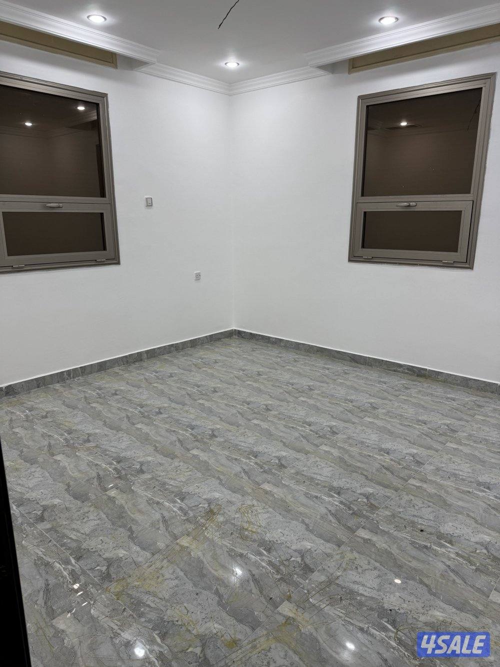 للإيجار شقة مكونة من 3 غرف وصالة وحمامين من المالك مباشرة3