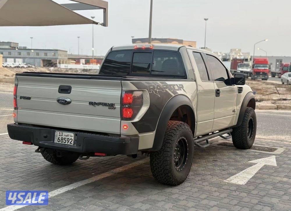 فورد رابتر svt4