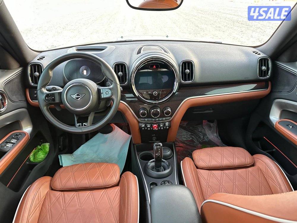 ميني موبر كانتري مان S موديل ٢٠٢٢ ماشي 28 الف4