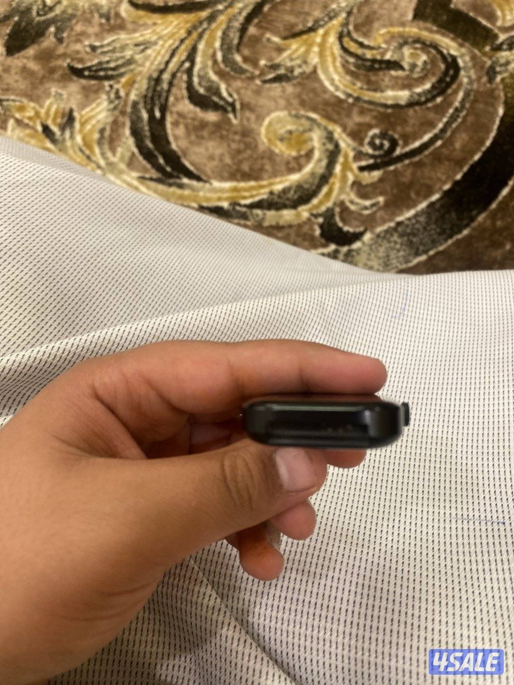 سبب البيع عدم توفر شاحن وشاحنه متواجد في الأسواق ورخيص تقريباً6