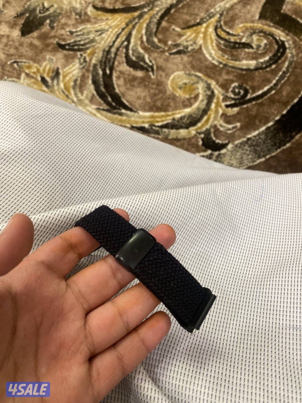 سبب البيع عدم توفر شاحن وشاحنه متواجد في الأسواق ورخيص تقريباً8