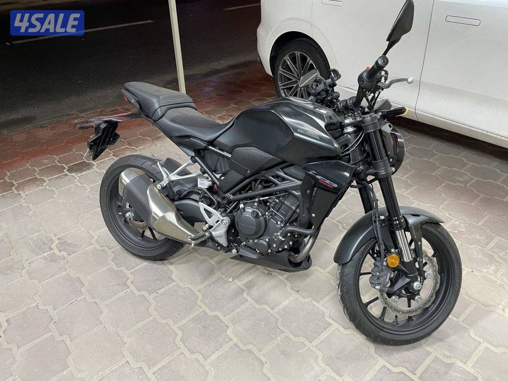 للبيع سيكل هوندا CB300R0