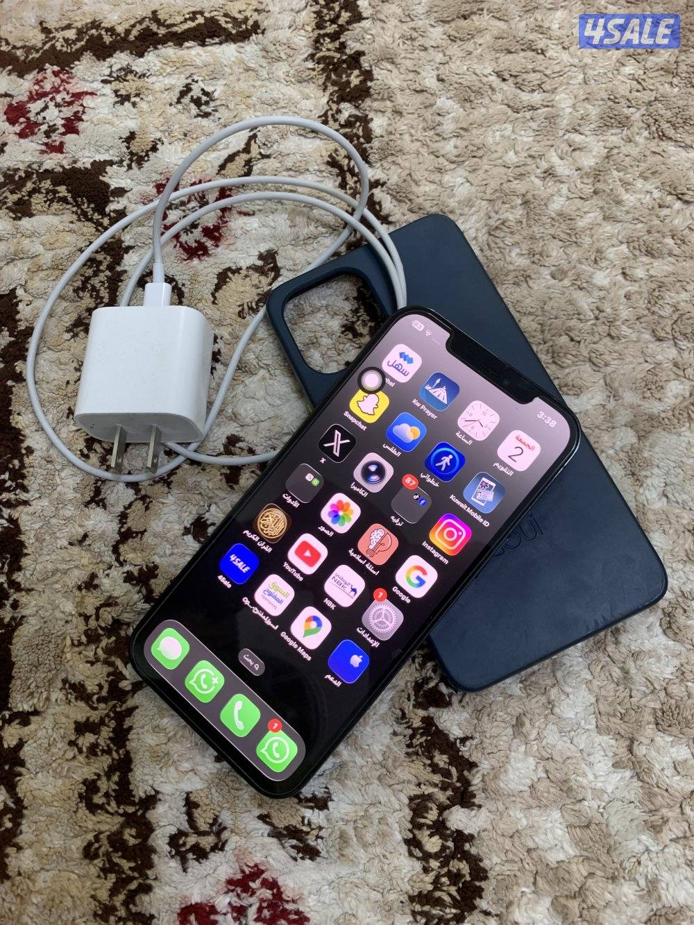 تلفون 12 برو ماكس 256 قيقا بطارية 97 نظيف وشغال تمام مع الاغراض شحن1