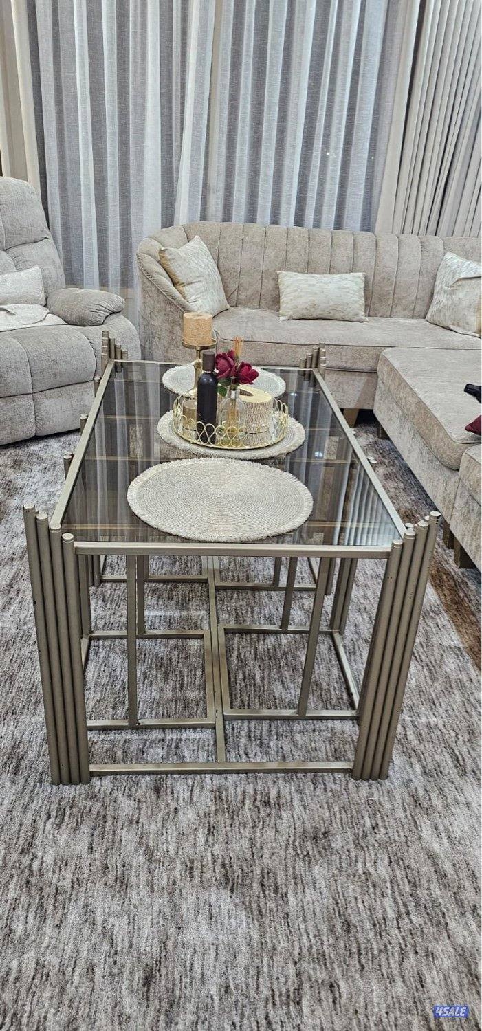 العرض 70 / الطول 120 / الارتفاع 60 / 4 طاولات صغار1