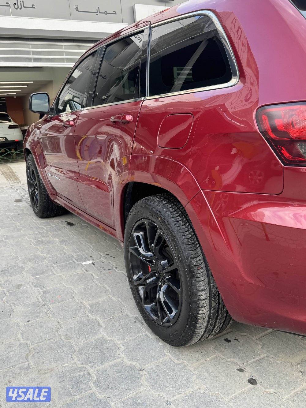 للبيع جراند شيروكي SRT81