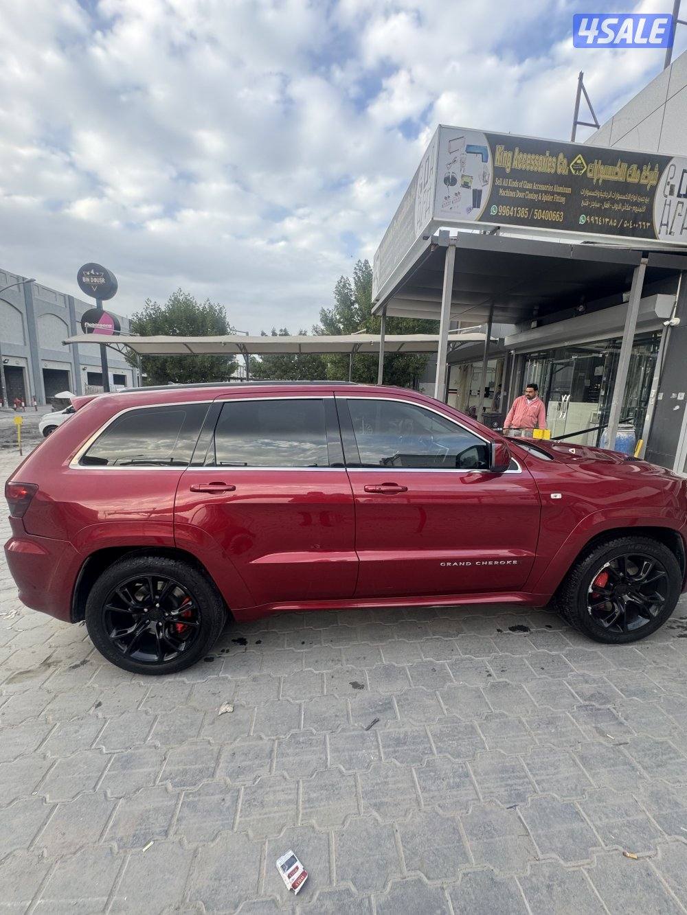 للبيع جراند شيروكي SRT82