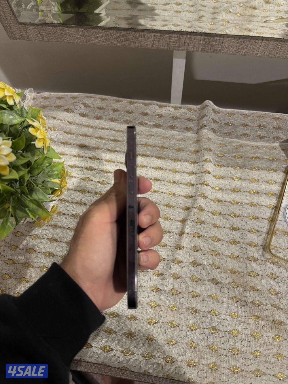 للبيع ايفون ١٤ برو ماكس مبدل بطاريه0