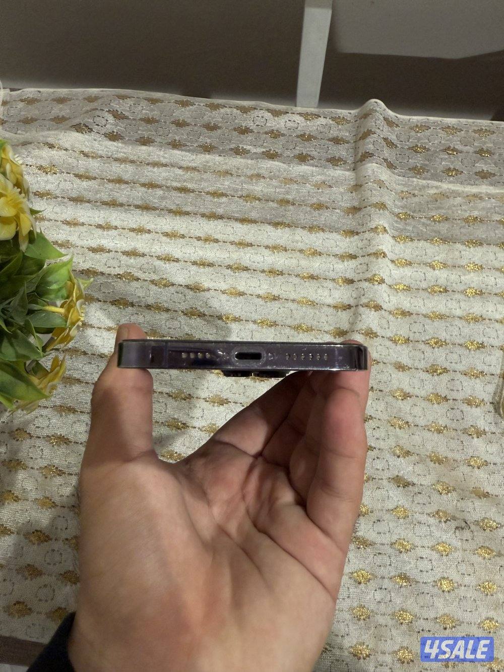 للبيع ايفون ١٤ برو ماكس مبدل بطاريه4