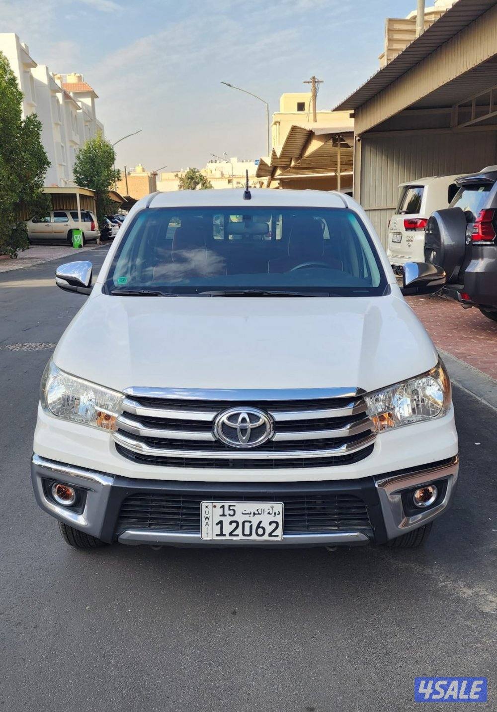 وانيت تويوتا هايلكس موديل 2017 اتوماتيك شرط الفحص عداد 935