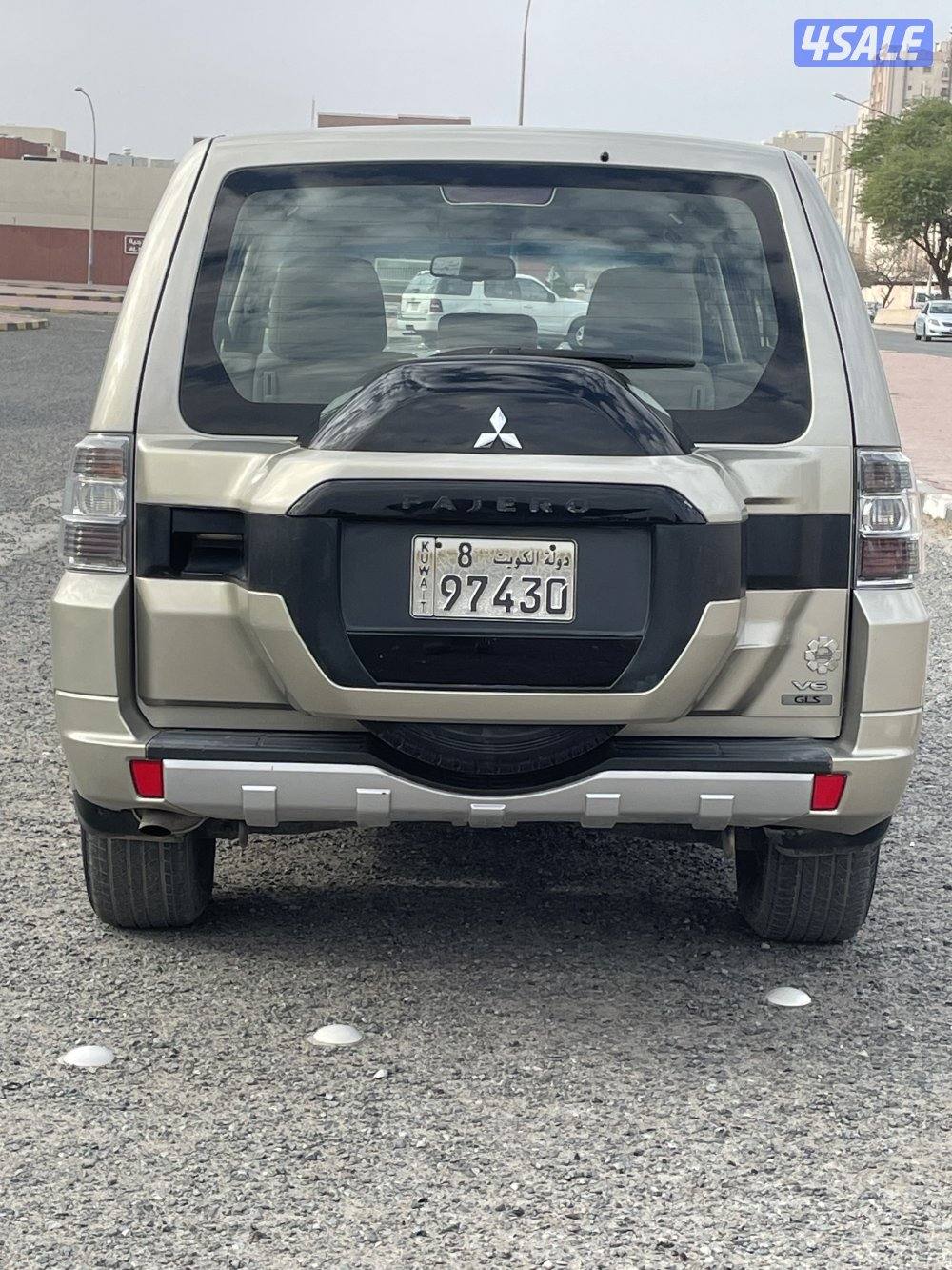 باجيرو موديل ٢٠١٥ صبغ وكالة عدا قطعتين0