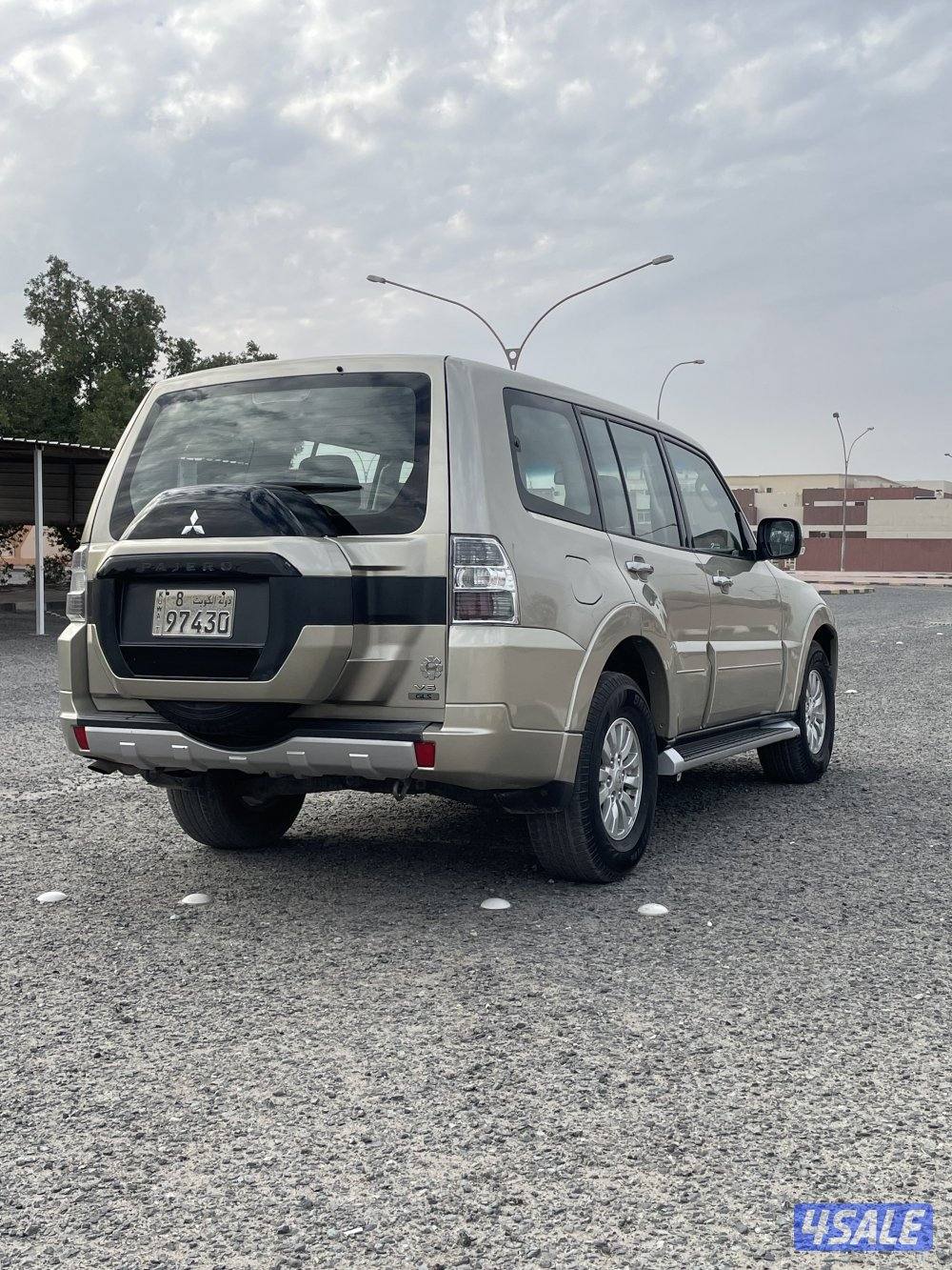 باجيرو موديل ٢٠١٥ صبغ وكالة عدا قطعتين3
