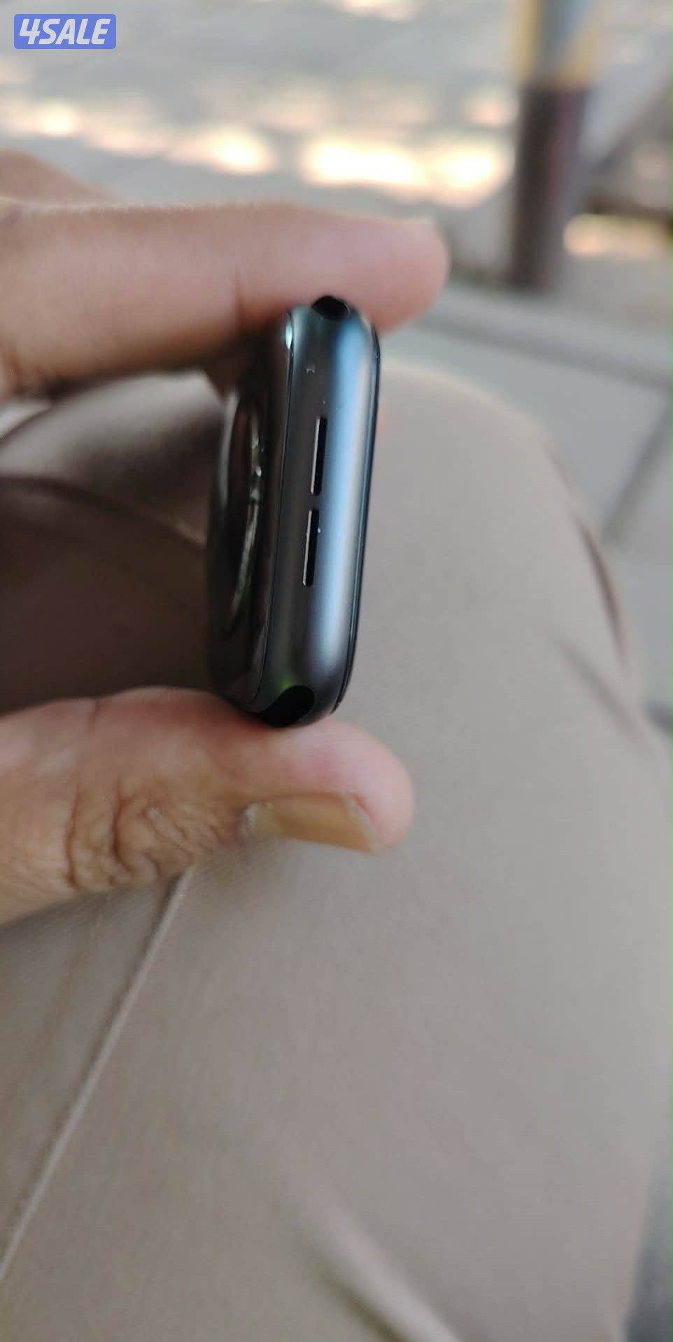 ساعة Apple Watch Serious 83