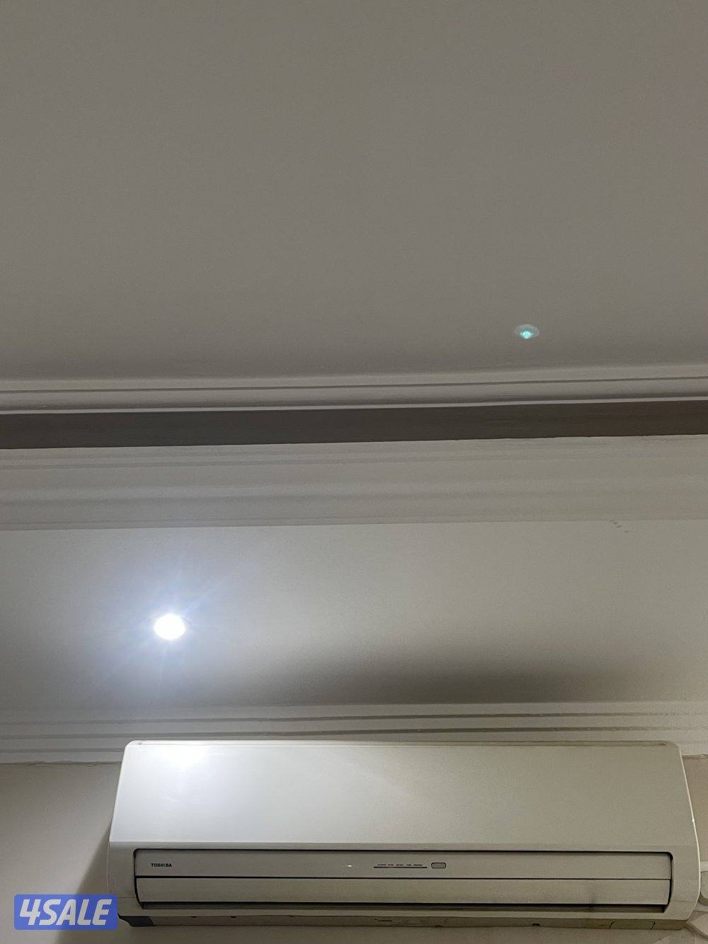 للبيع عدد 7 وحدات وثلاجة توشيبا    3 طن و2 و 1.5 وثلاجة شارب وسط نظيفه2