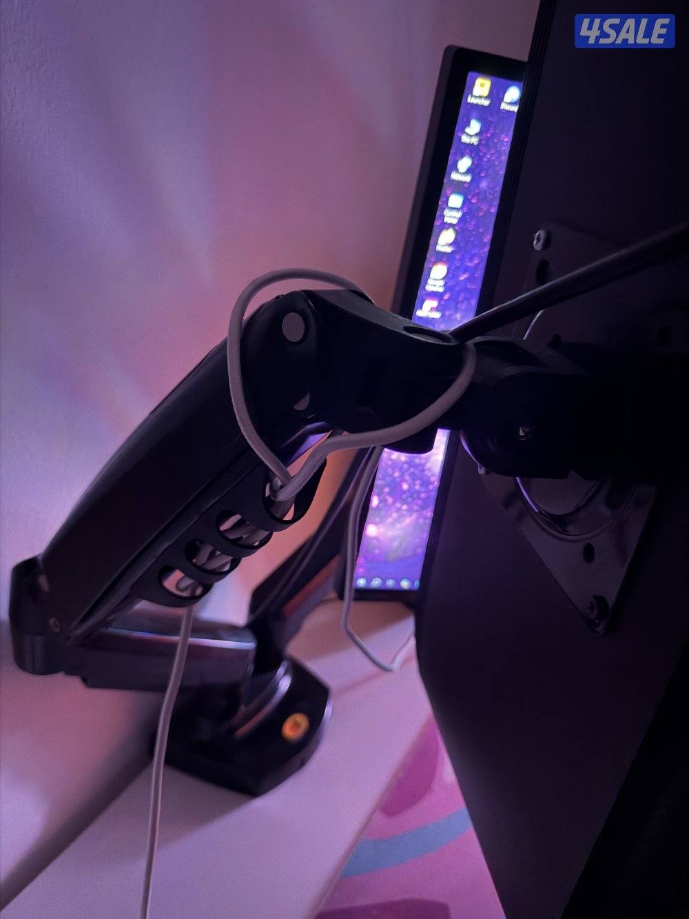 بي سي مع كيبوردducky  وكرسي Dxracer ومايك hyperxوشاشتين acer , asus4