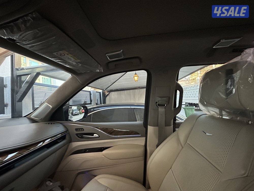 Escalade Platinum 20215