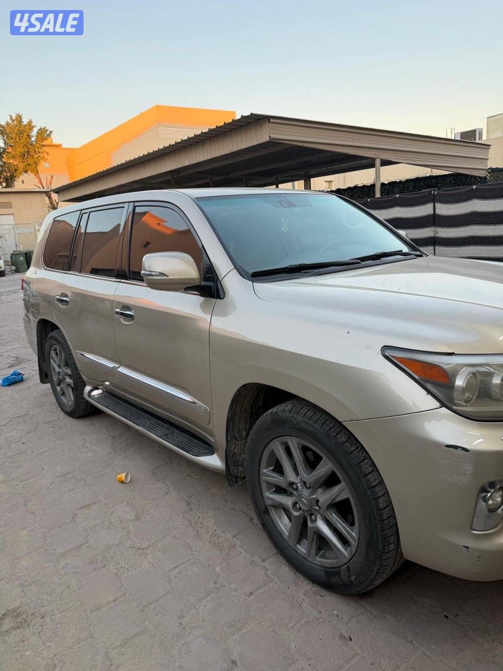 جيب لكزز 2014 الدرجه الثانيه عداد 332 شرط الفحص صبغ الوكاله0