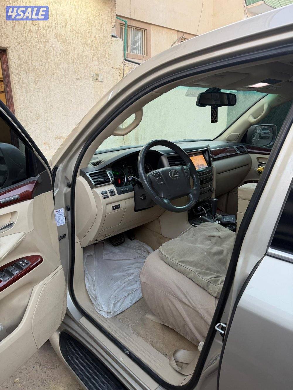 جيب لكزز 2014 الدرجه الثانيه عداد 332 شرط الفحص صبغ الوكاله6