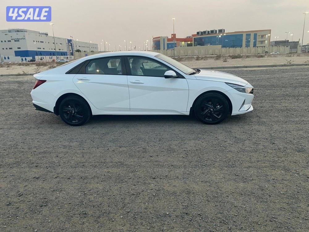 2023-hyundai-ELANTRA4