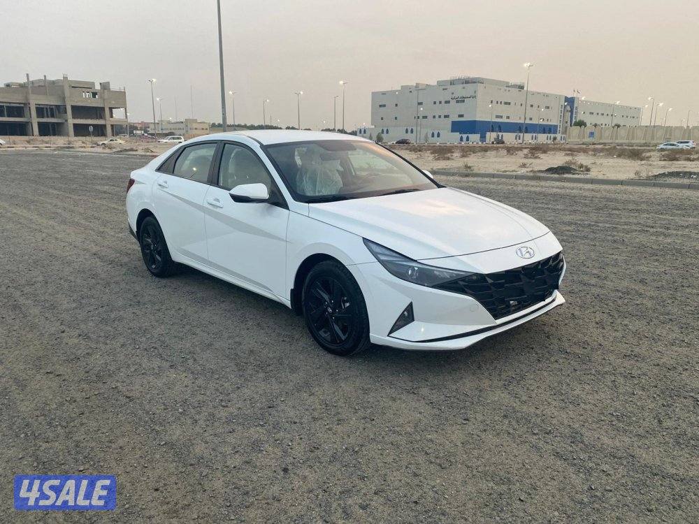 2023-hyundai-ELANTRA9