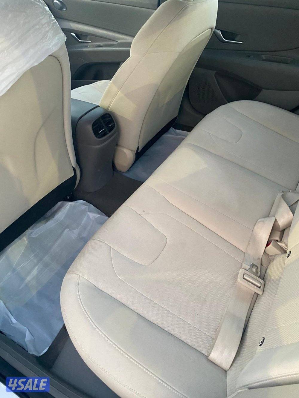 2023-hyundai-ELANTRA8