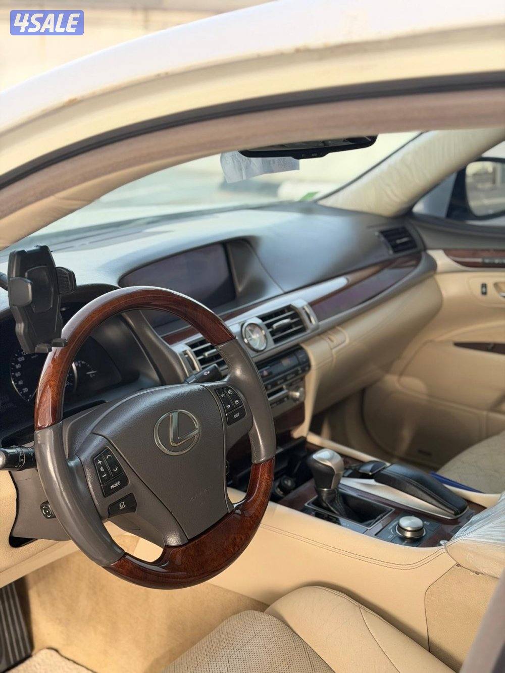 لكزس 2013 / LS460 الساير شرط الفحص السياره بحاله ممتازه4