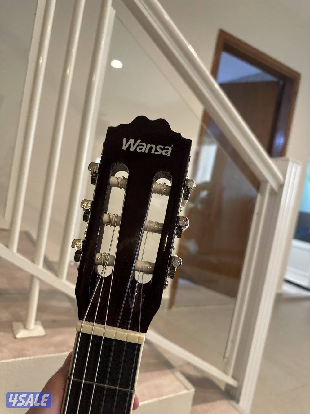 جيتار ونسا  مع اغراض والكرتون جديد رقم التواصل7