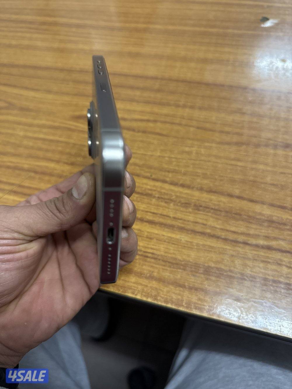 ايفوان 15بروماكس رمادي2