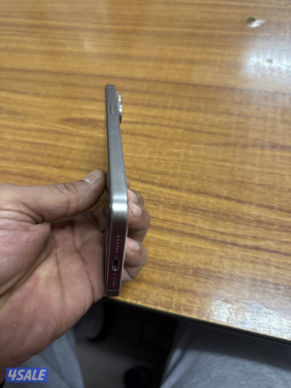 ايفوان 15بروماكس رمادي3