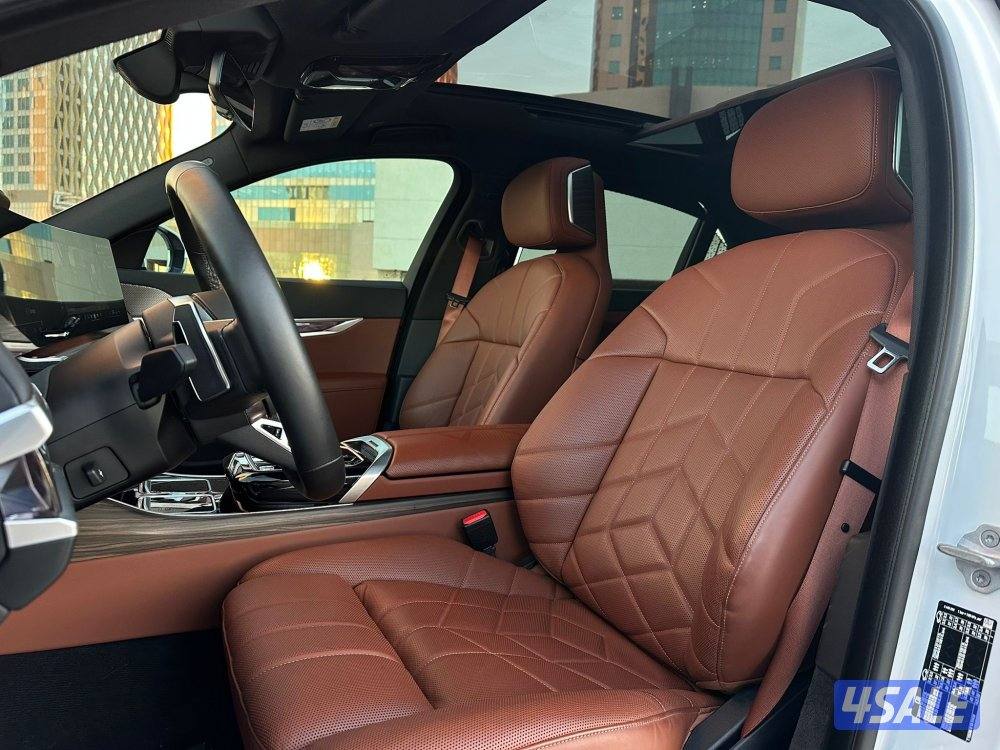 بي ام دبليو735iموديل2024 عداد17الف وارد الغانم تحت الكفاله+سيرفس مجاناً6