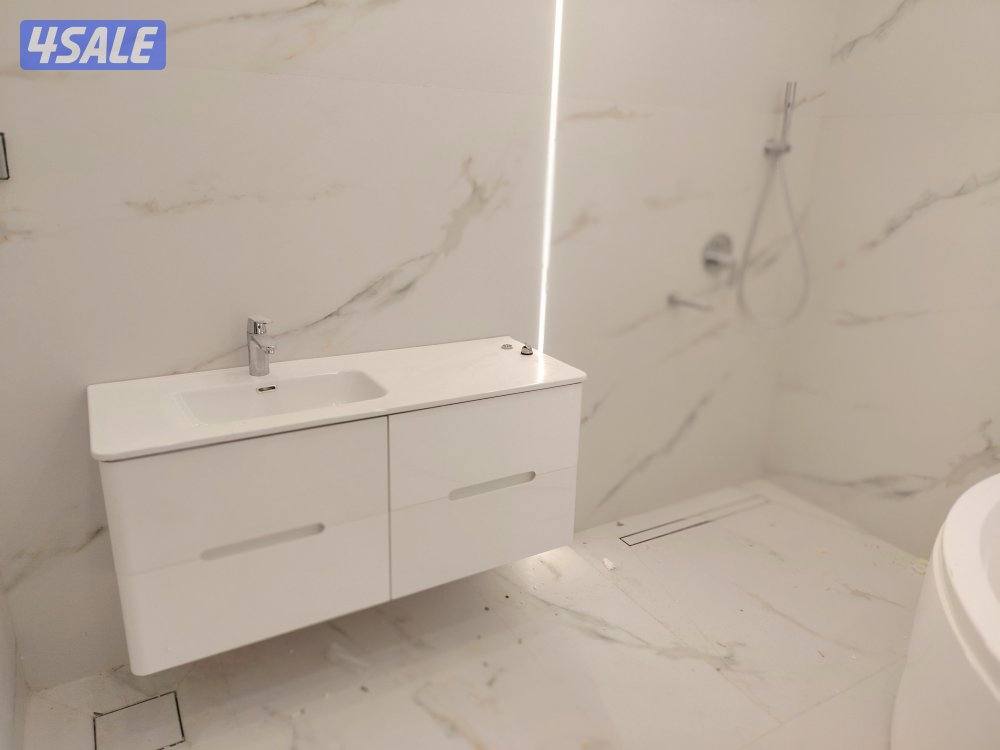 مقاولات صحيه وكهربائيه تكسير وتمديد حمامات وتركيب مضخات ماء وتمديد وعم8