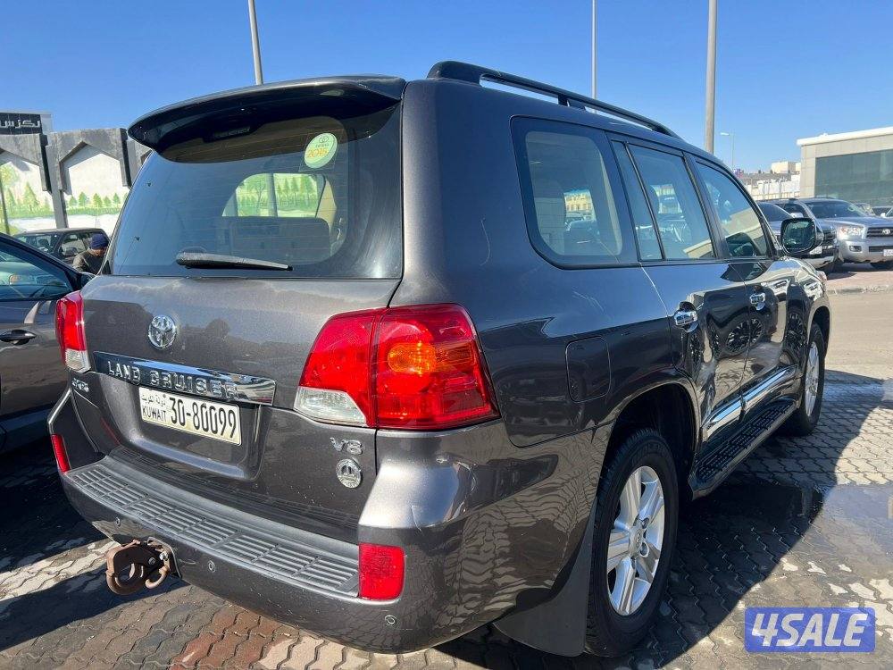 لاندكروزر GXR V8 🔥 بحالة نادرة1