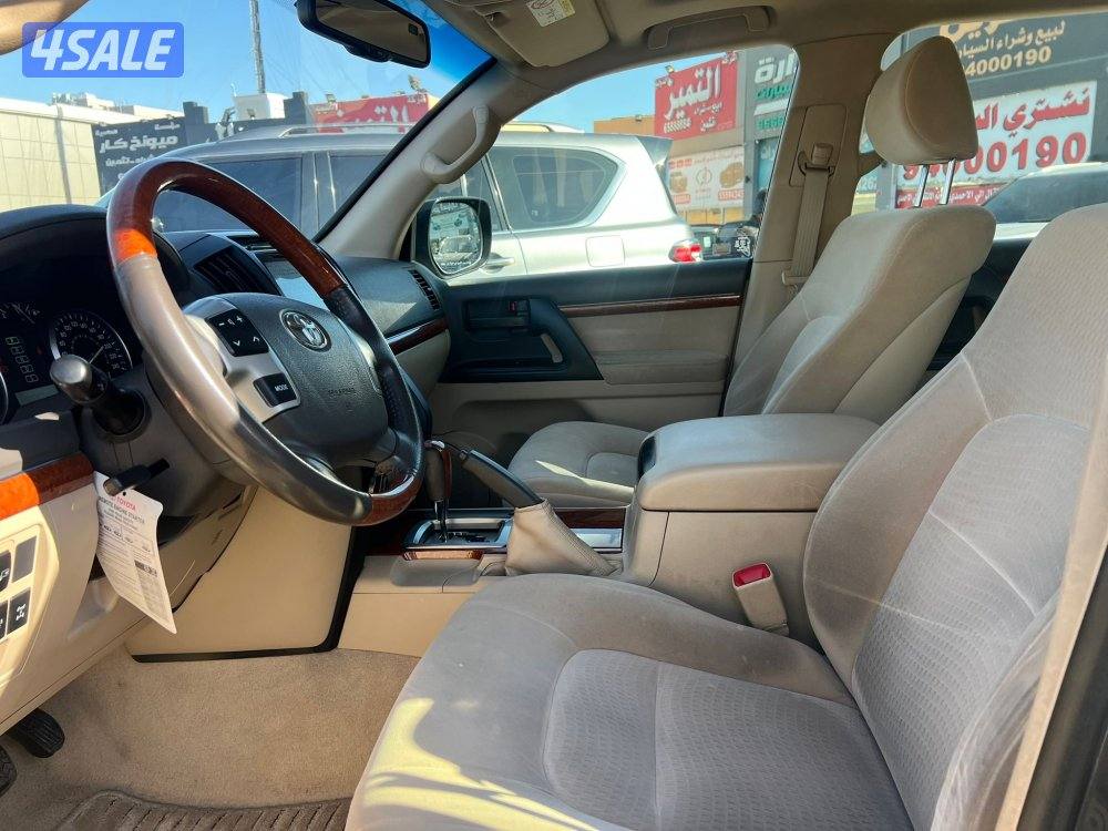 لاندكروزر GXR V8 🔥 بحالة نادرة5