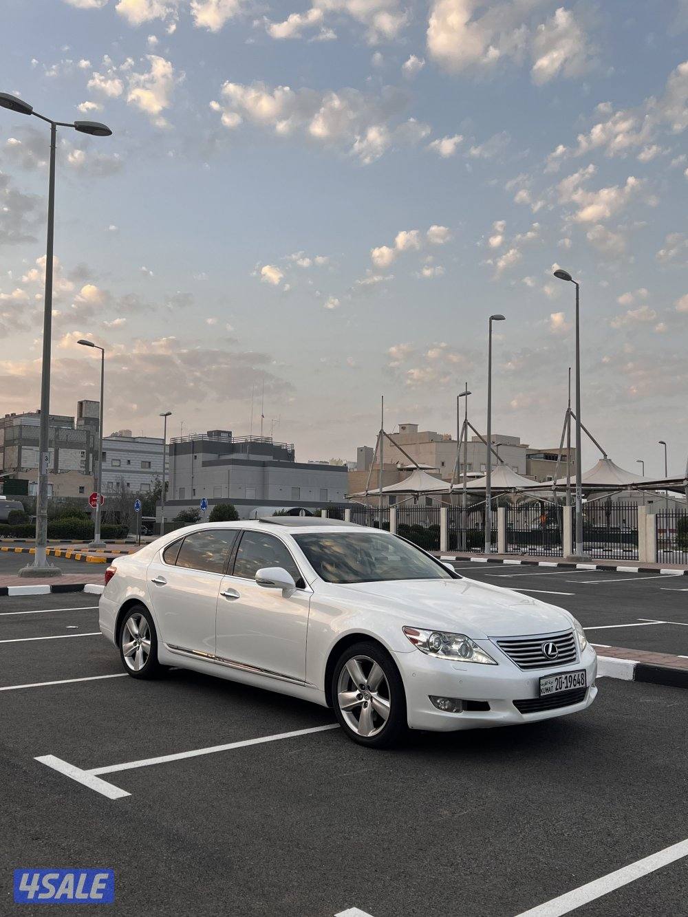 لكزس الساير 460 لارج بحالة الوكالة2