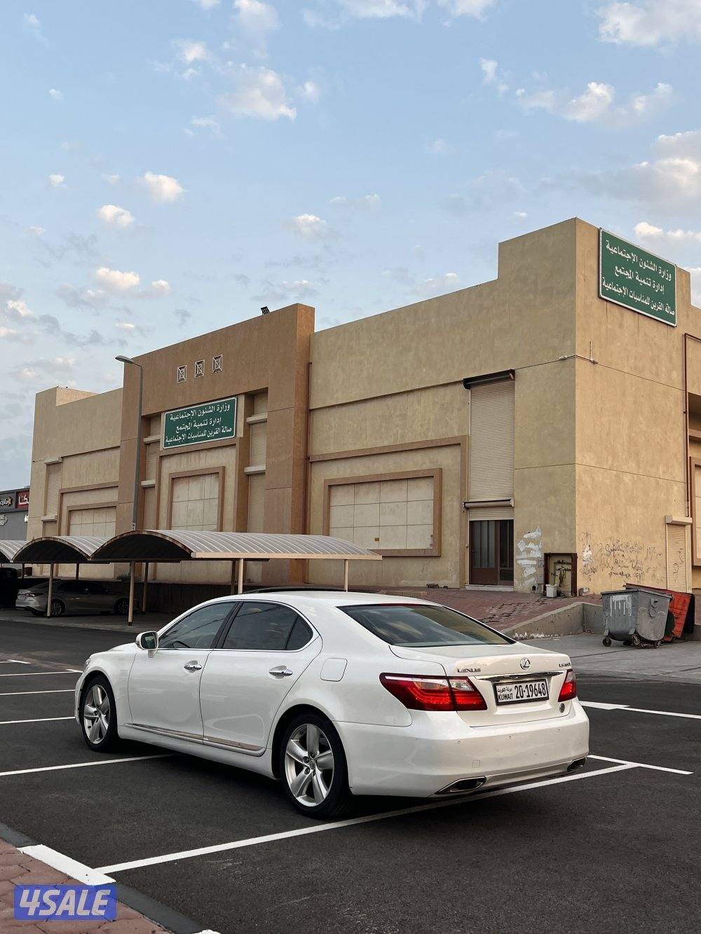 لكزس الساير 460 لارج بحالة الوكالة4