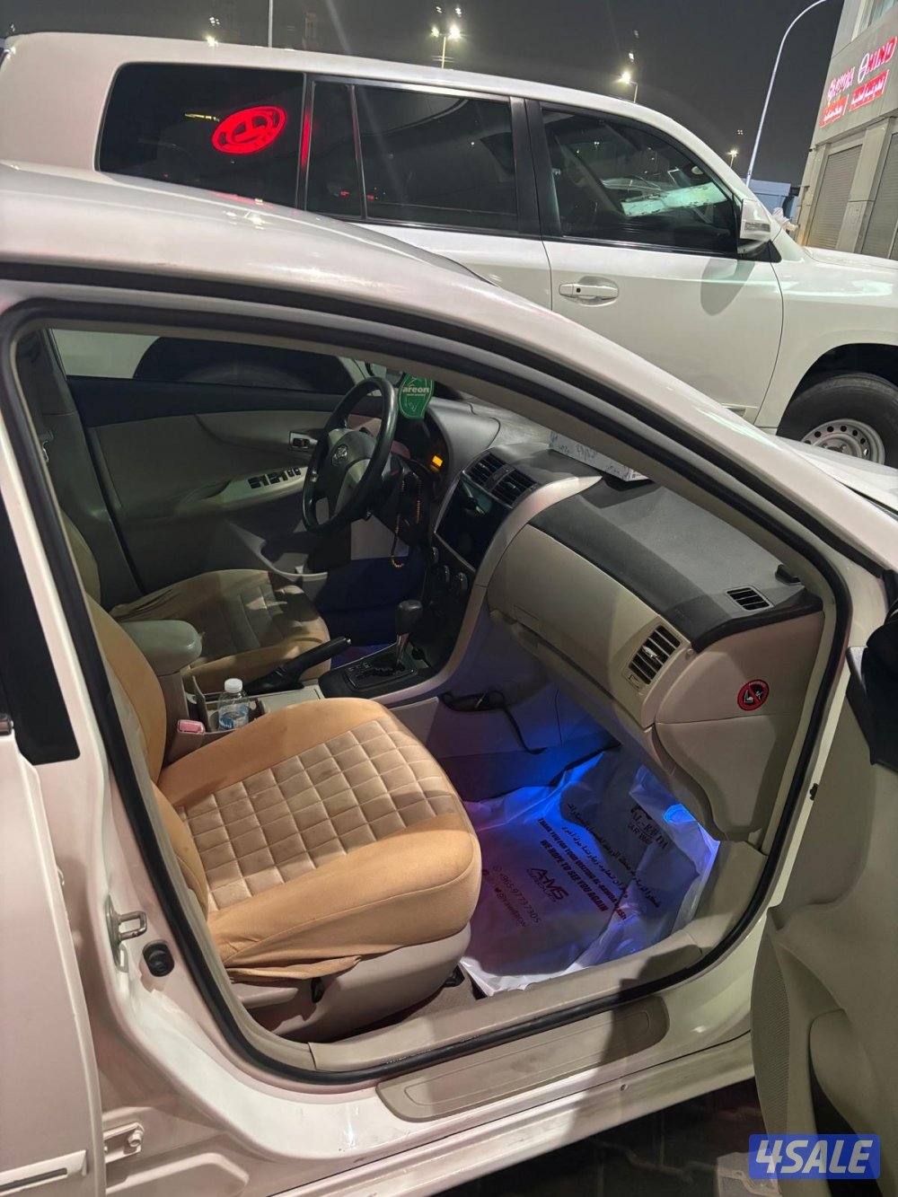 للبيع سياره كرولا 20112