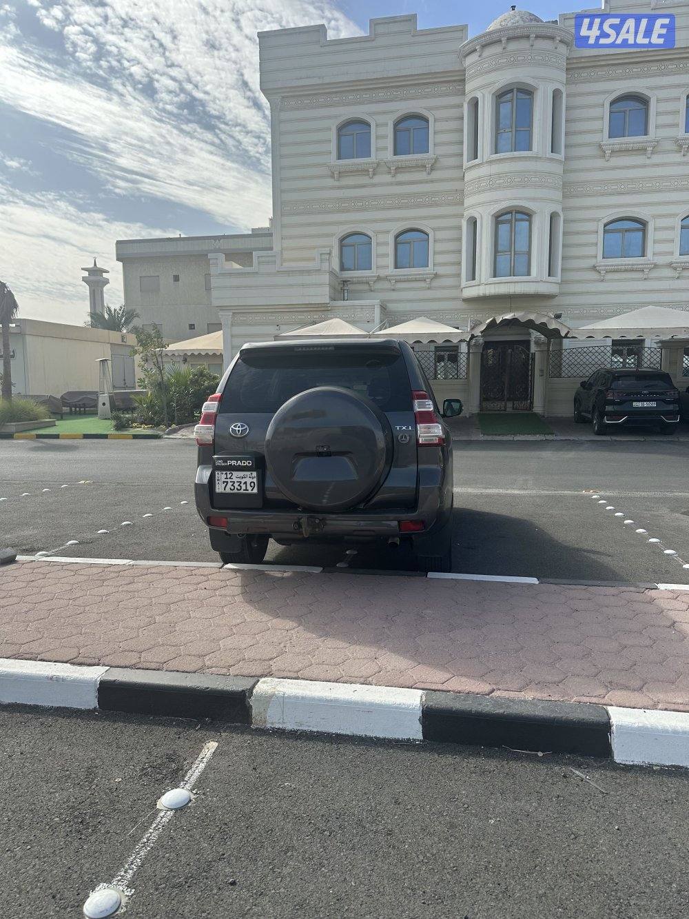 للبيع جيب تويوتا - برادو0