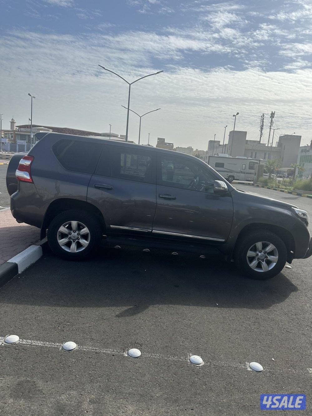 للبيع جيب تويوتا - برادو1