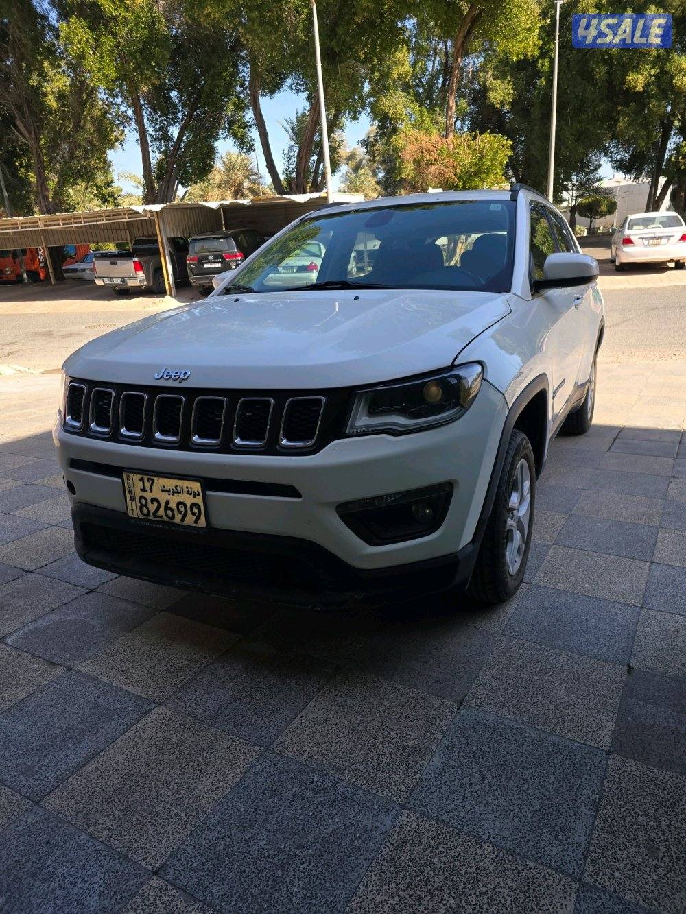 كومباس 2019 ابيض فيها ضربة شاصي معدله   محركات شغال1